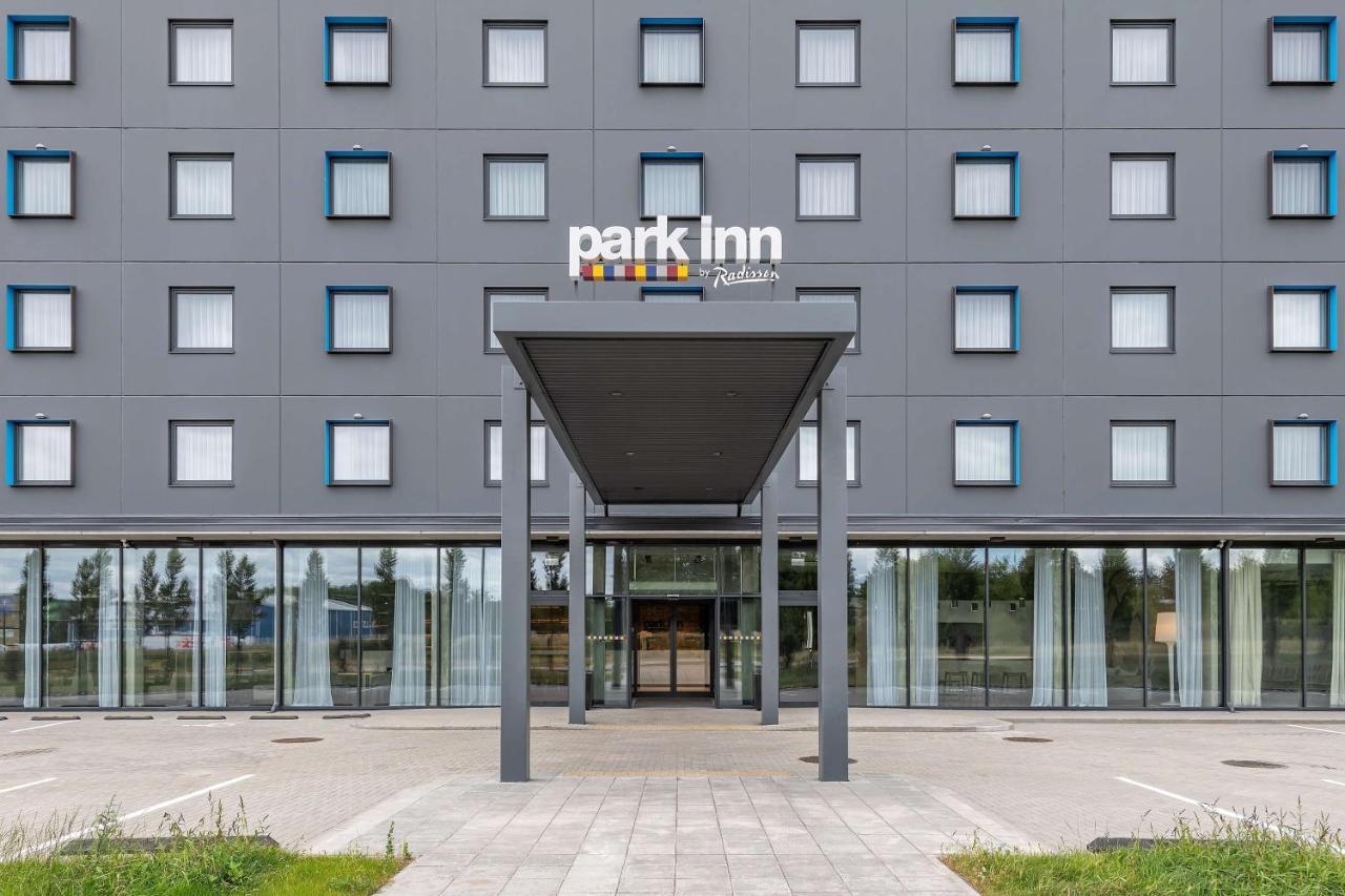 Park Inn By Radisson Vilnius Airport Hotel & Conference Centre מראה חיצוני תמונה
